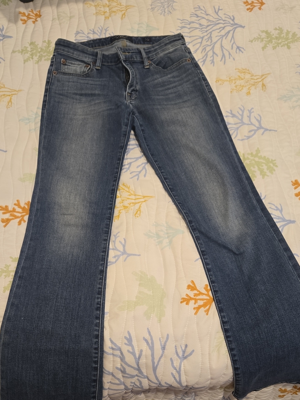 Lucky Brand Women's Blue Wash Flare Jeans